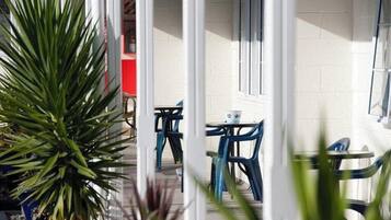 Khu ẩm thực ngoài trời