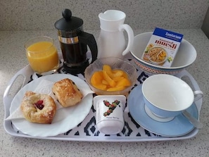Daily continental breakfast for a fee - Kings Court Motel (Whanganui)