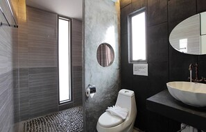 Grand Deluxe | Bathroom