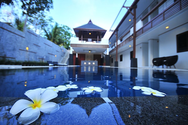 2 piscinas al aire libre, sombrillas, tumbonas