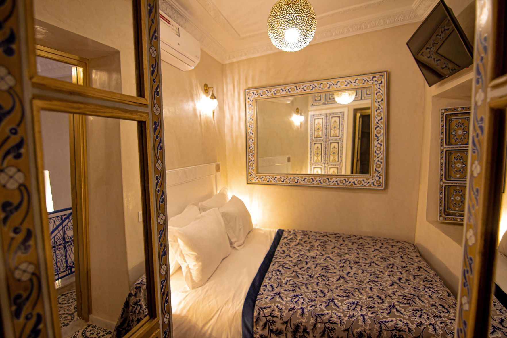 Minibar, in-room safe, soundproofing, free WiFi