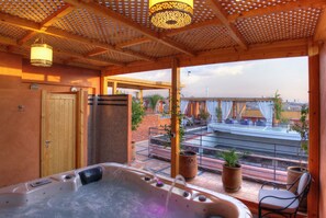 Bañera de hidromasaje interior