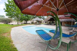 Outdoor pool - Etusis Lodge (Karibib)