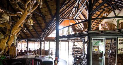 Etusis Lodge