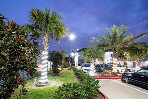 Exterior - Moonlight Suites - Houston George Bush Intl Airport (Houston)