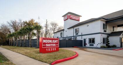 Moonlight Suites - Houston George Bush Intl Airport