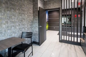 Breakfast area - Moonlight Suites - Houston George Bush Intl Airport (Houston)