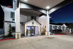 Exterior - Moonlight Suites - Houston George Bush Intl Airport (Houston)
