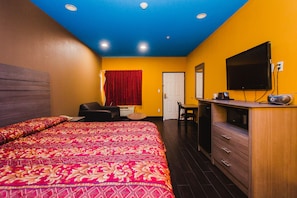 Habitación estándar, 1 cama de matrimonio grande | Escritorio, wifi gratis, ropa de cama