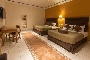 Standard Room, 2 Double Beds | Premium bedding, down comforters, pillowtop beds, in-room safe - Hotel Rio Queretaro (Querétaro)