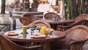 Breakfast, lunch and dinner served - Hotel Rio Queretaro (Querétaro)