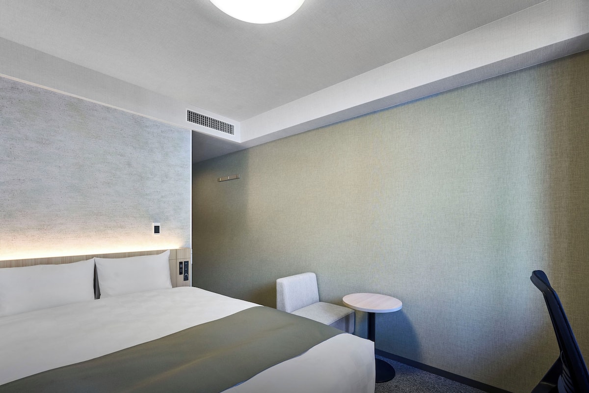 Standard Double Room, Non Smoking | Iron/ironing board, free WiFi, bed sheets