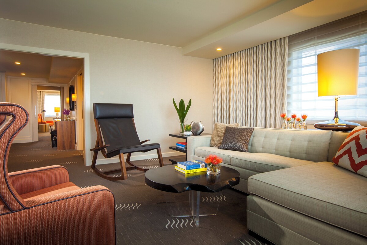 Suite (Arena) | Frette Italian sheets, premium bedding, down comforters, pillowtop beds