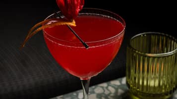 Lunch, dinner, brunch served; alfresco dining