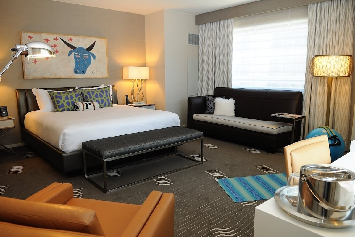 Suite, 1 King Bed (Additional Living Area) | 1 bedroom, Frette Italian sheets, premium bedding, down comforters