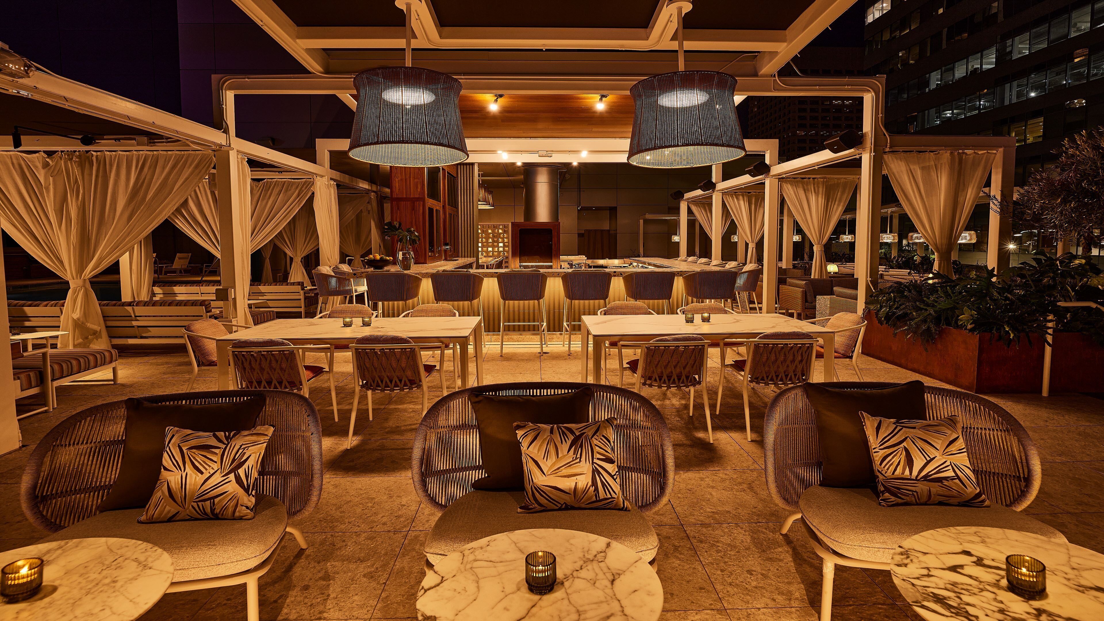 lunch, dinner, brunch served; al fresco dining