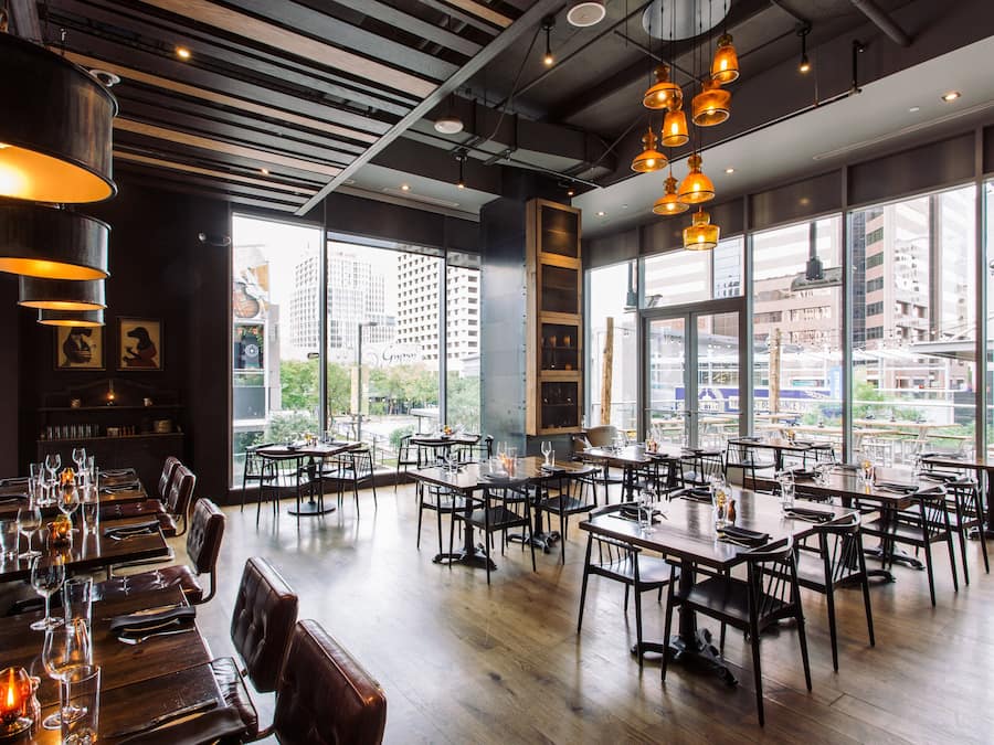 Lunch, dinner, brunch served; alfresco dining