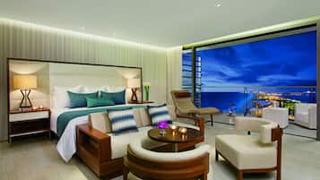 Ropa de cama de alta calidad y caja de seguridad en la habitación