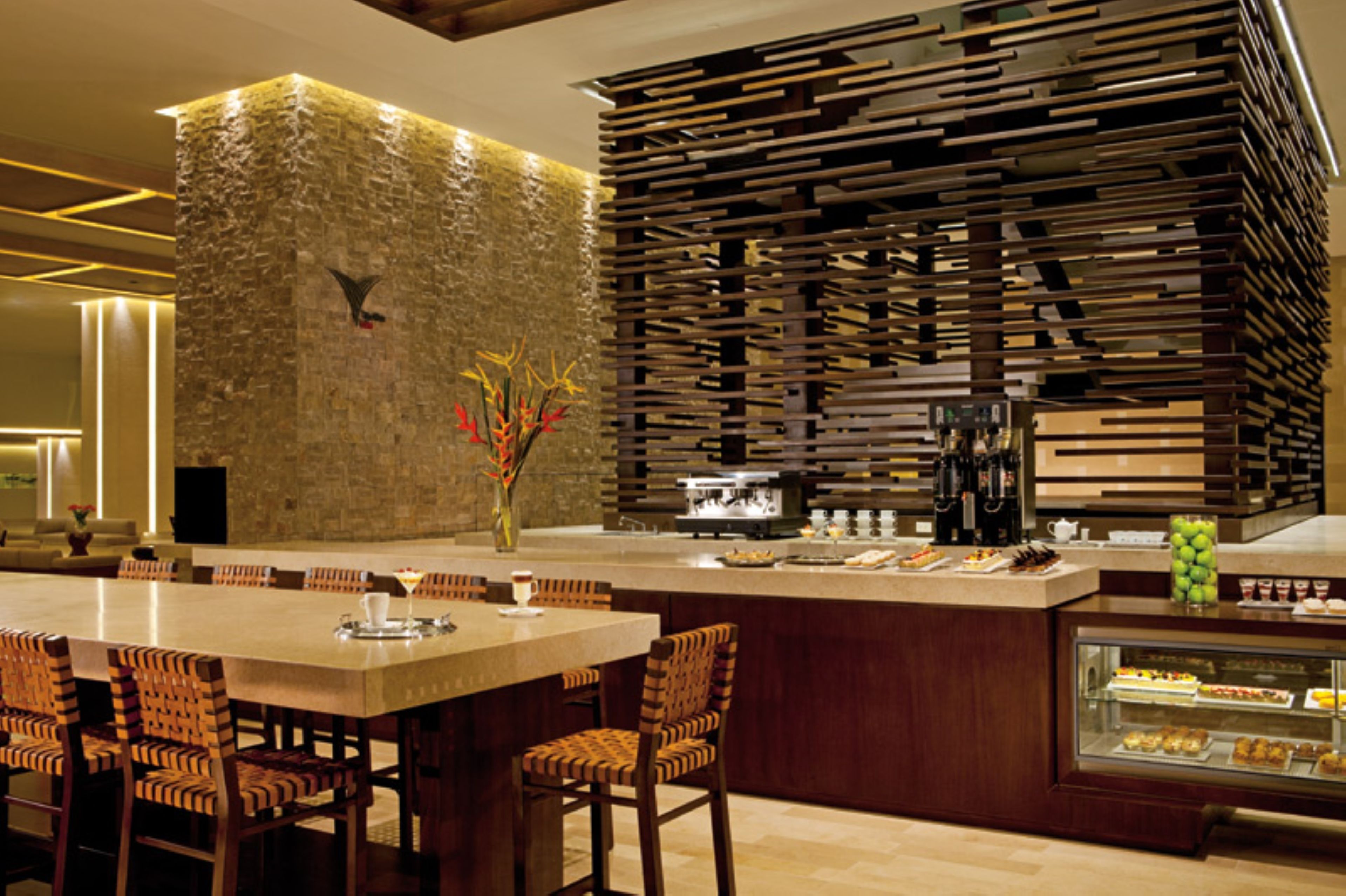 7 bars/lounges, 3 poolside bars, beach bar