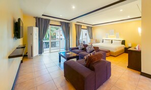 Grand Deluxe | Hypo-allergenic bedding, minibar, in-room safe, desk - Boracay Ocean Club (Boracay Island)