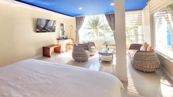 OCEANVIEW SUITE | Hypo-allergenic bedding, minibar, in-room safe, desk
