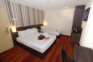 Triple Room | Rollaway beds, free WiFi - My Hotel at Bukit Bintang (Kuala Lumpur)