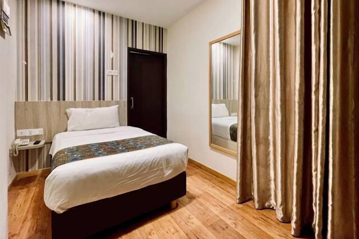 Rollaway beds, free WiFi