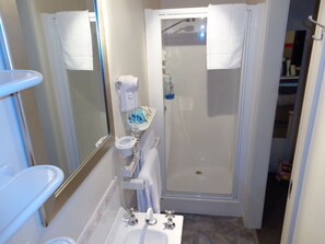 Studio Suite | Bathroom | Hair dryer, towels - Sails on Port Sorell (Port Sorell)