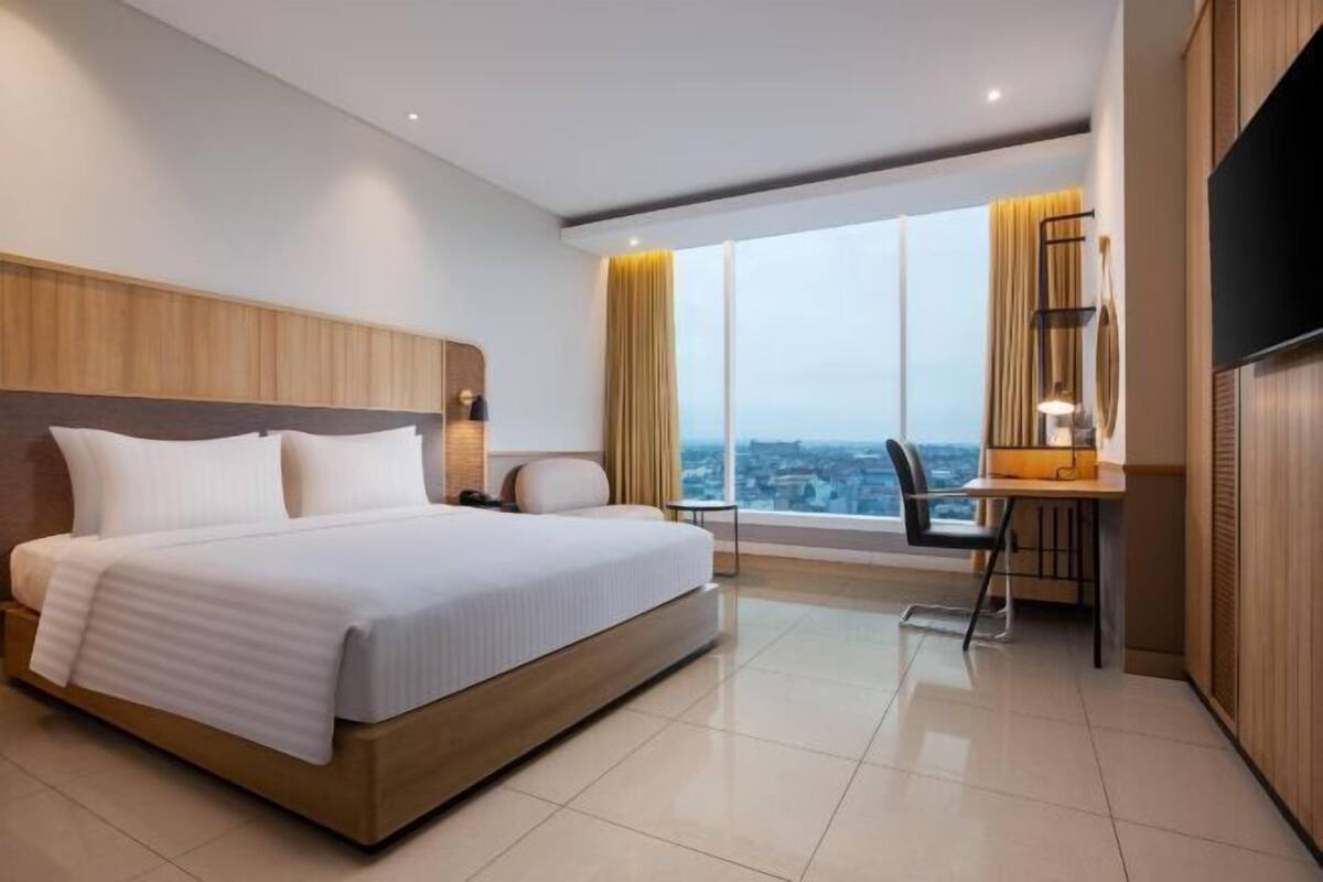 In-room safe, desk, free WiFi, bed sheets