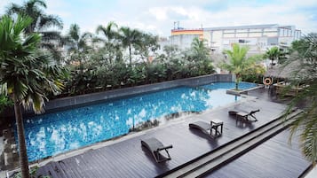 Outdoor pool, pool umbrellas
