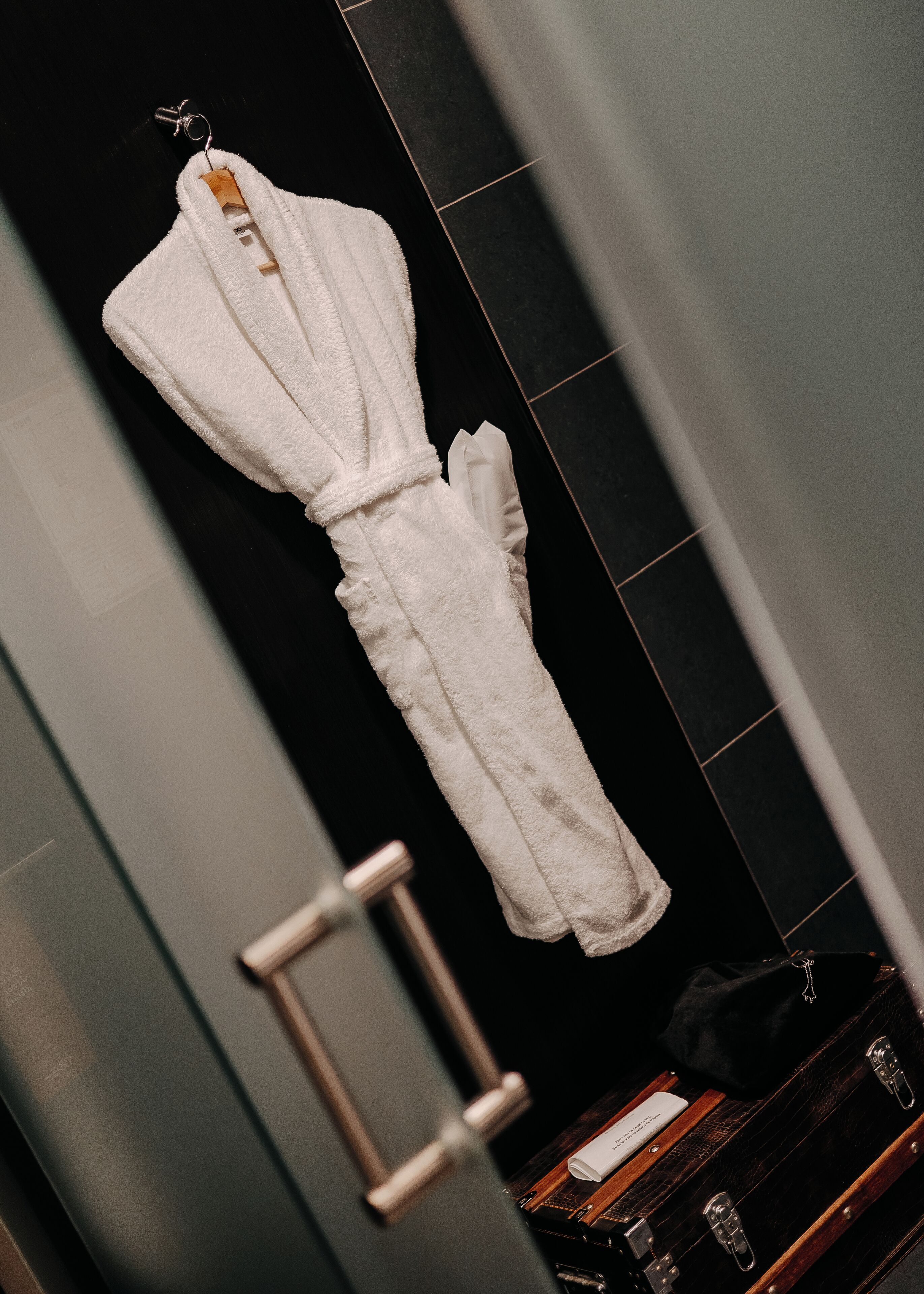 deluxe double or twin room | bathroom | free toiletries, hair dryer, bathrobes, slippers