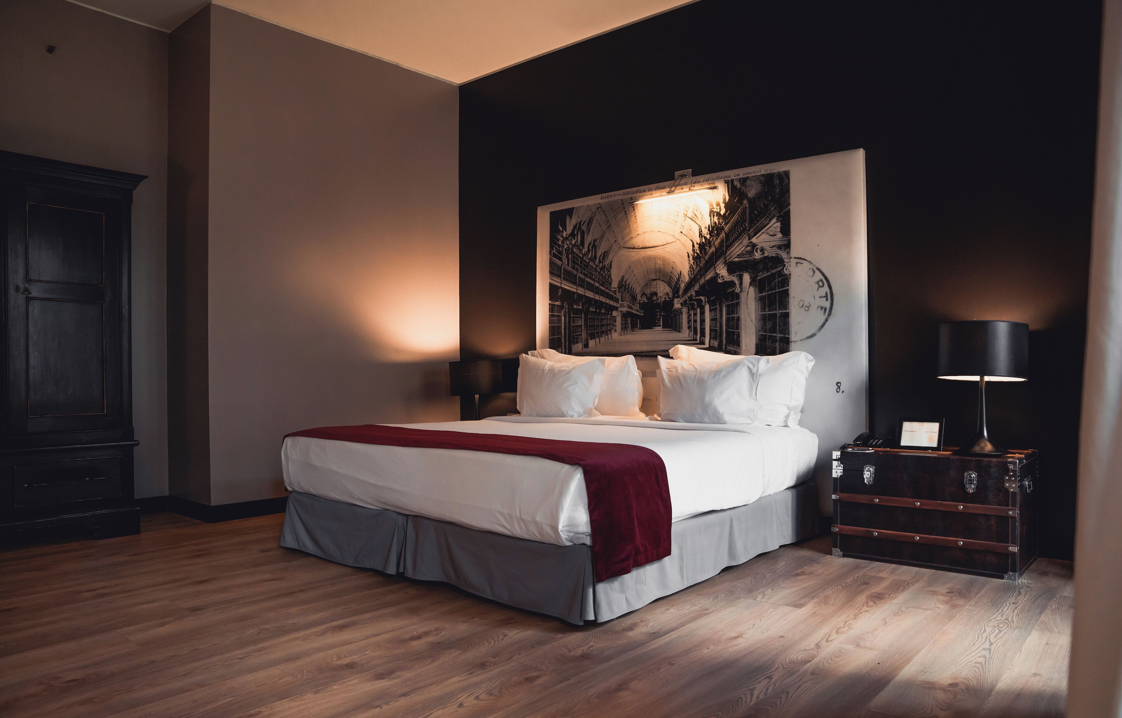 deluxe double or twin room | 1 bedroom, minibar, in-room safe, individually decorated