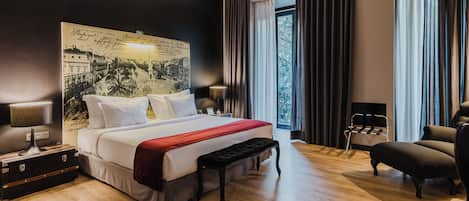 Deluxe Double or Twin Room, Balcony | 1 bedroom, minibar, in-room safe, individually decorated