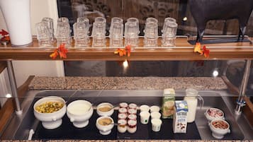 Desayuno buffet todos los días (EUR 20 por persona)