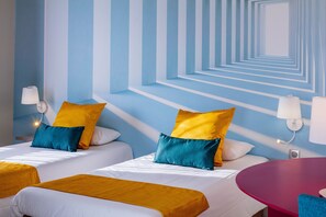 Quarto conforto | Frigobar, cofres nos quartos, escrivaninha, quartos à prova de som