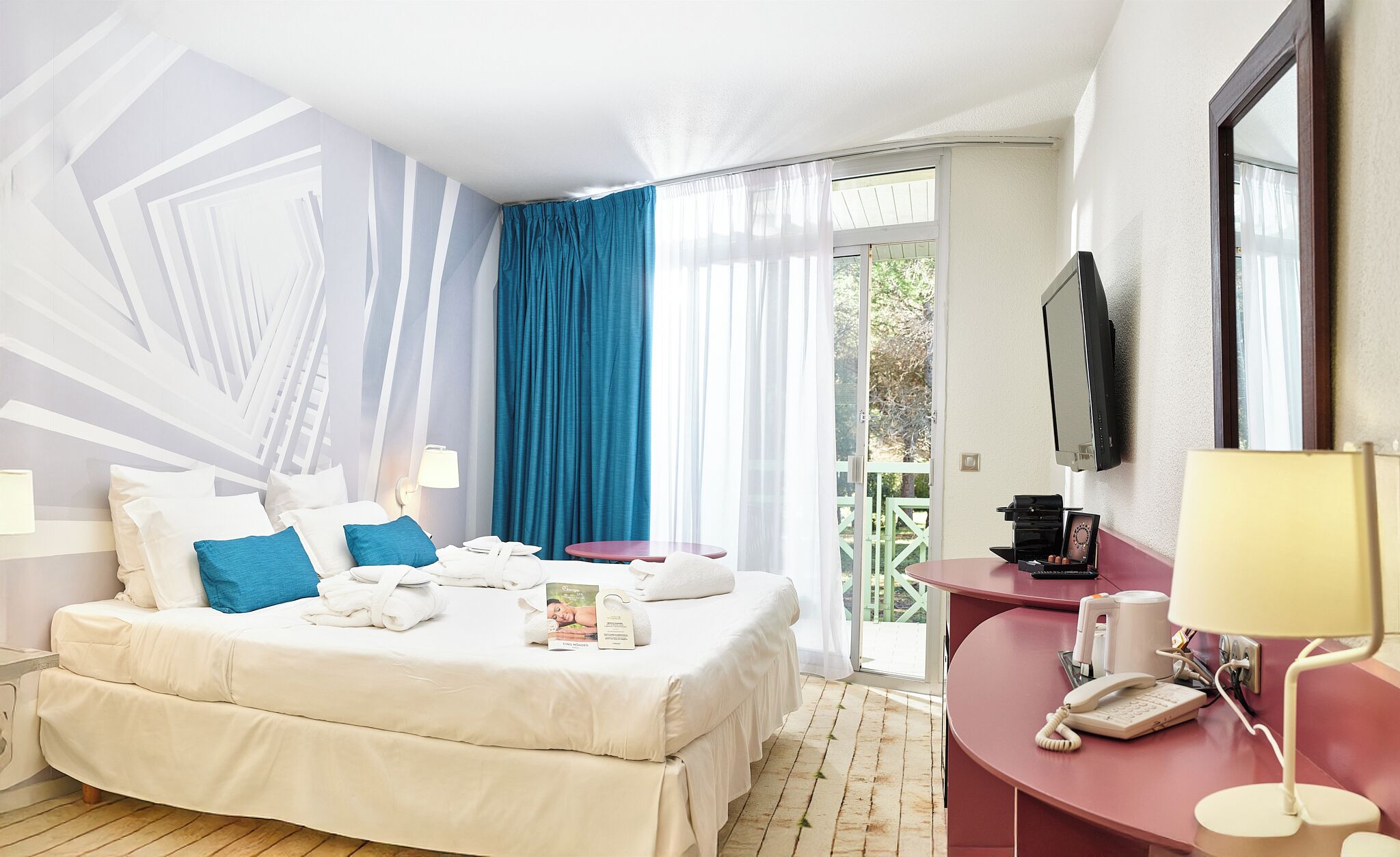 privilege room | minibar, in-room safe, desk, soundproofing