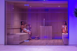 Couples treatment rooms, sauna, hot tub, steam room, body treatments