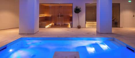 Couples treatment rooms, sauna, hot tub, steam room, body treatments