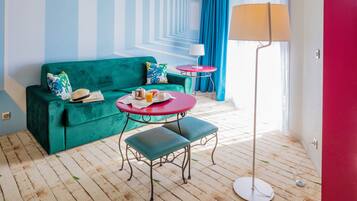 Suite | Living area | Flat-screen TV