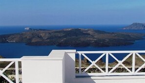 Balcony view - Philippion Boutique Hotel (Santorini)