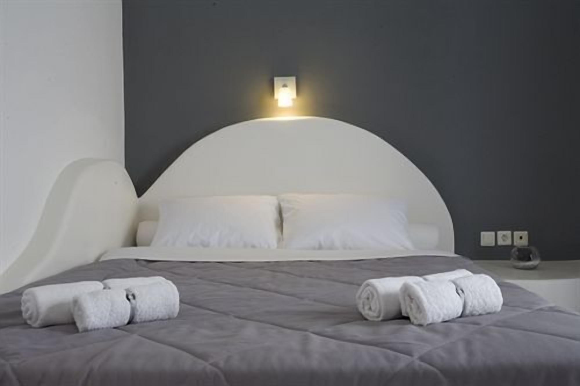 minibar, in-room safe, desk, blackout curtains