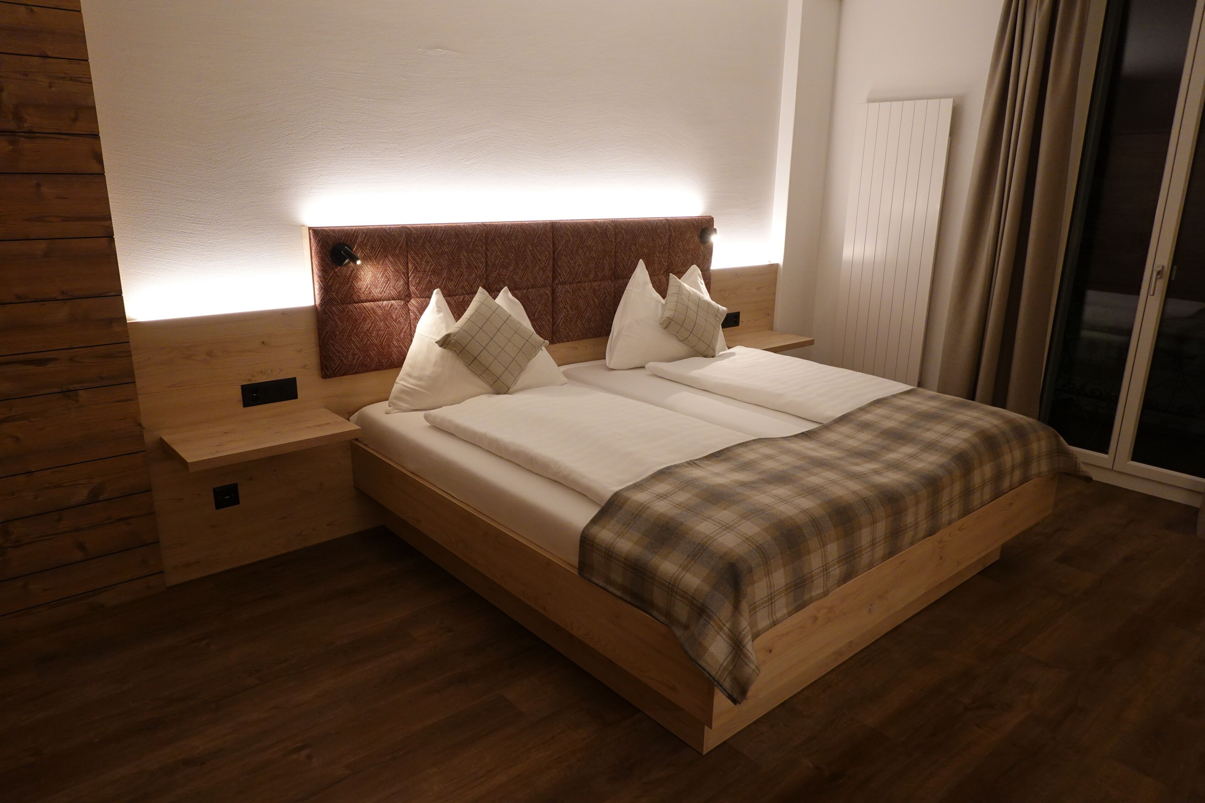 1 bedroom, down duvets, minibar, in-room safe