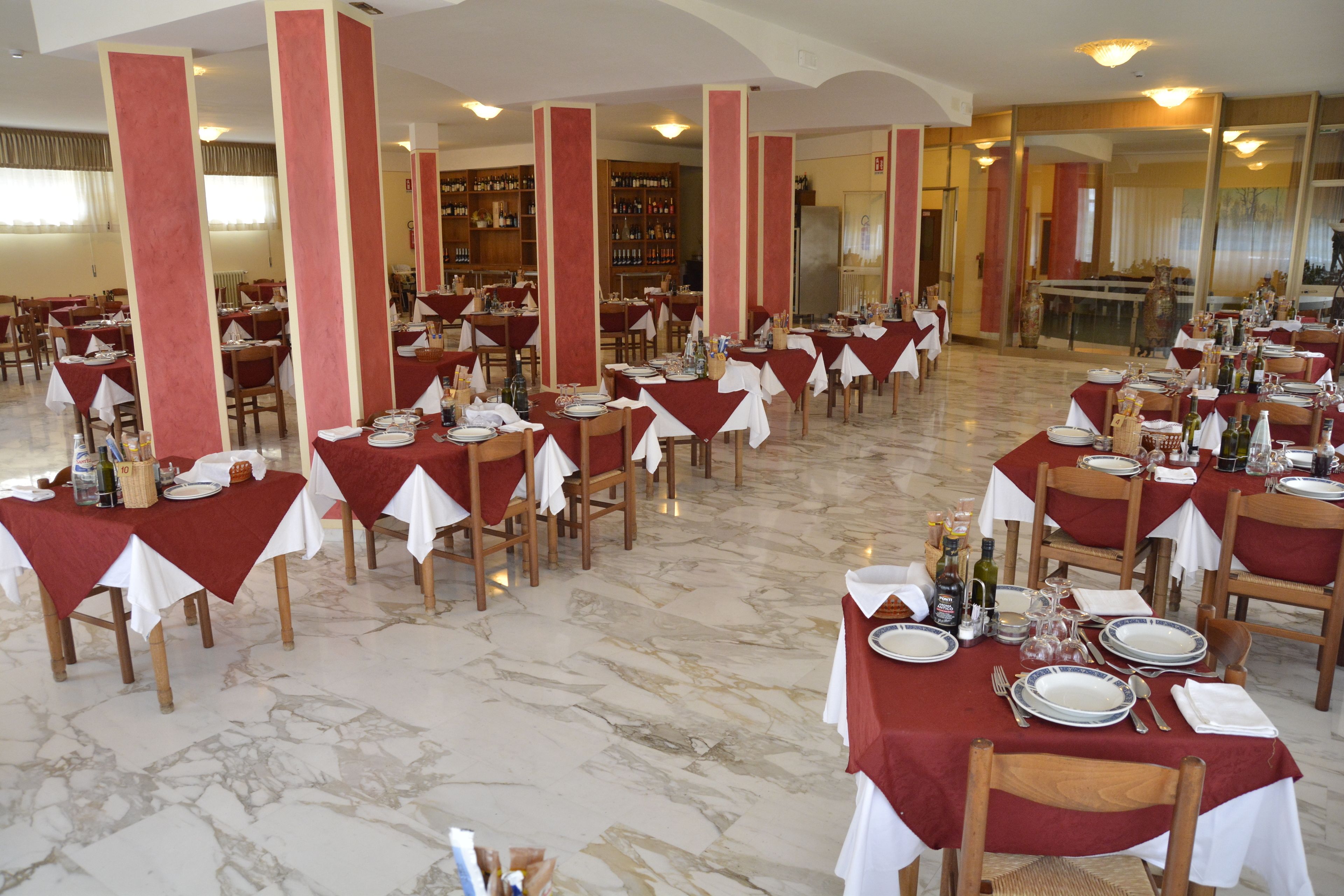 Servizio di pranzo e cena
