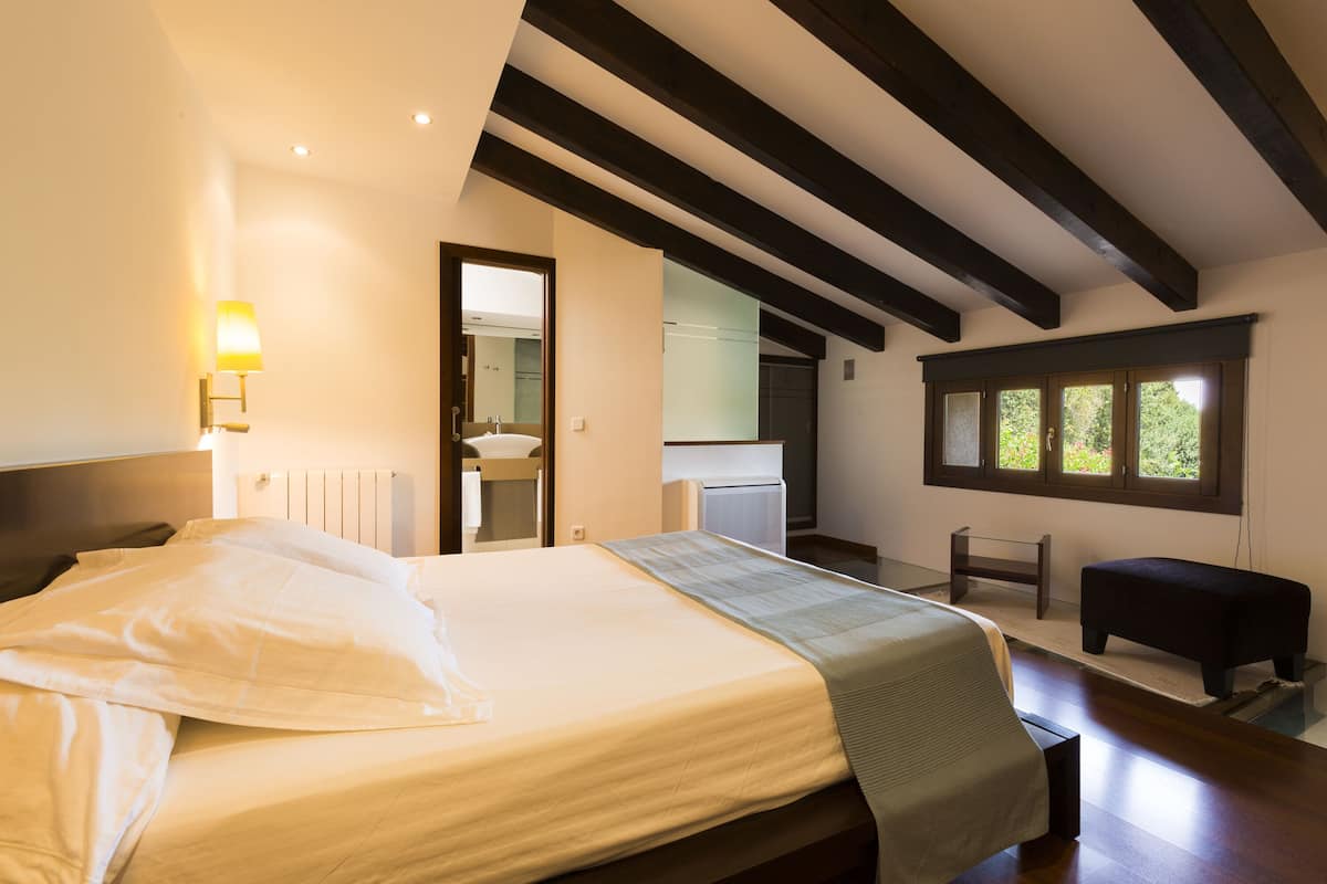 Premium bedding, pillow-top beds, desk, soundproofing
