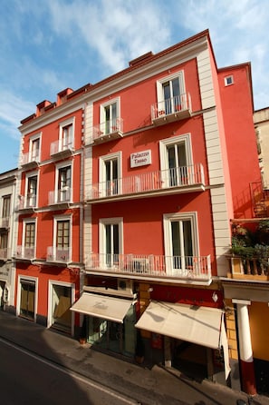 Exterior - Palazzo Tasso (Sorrento)