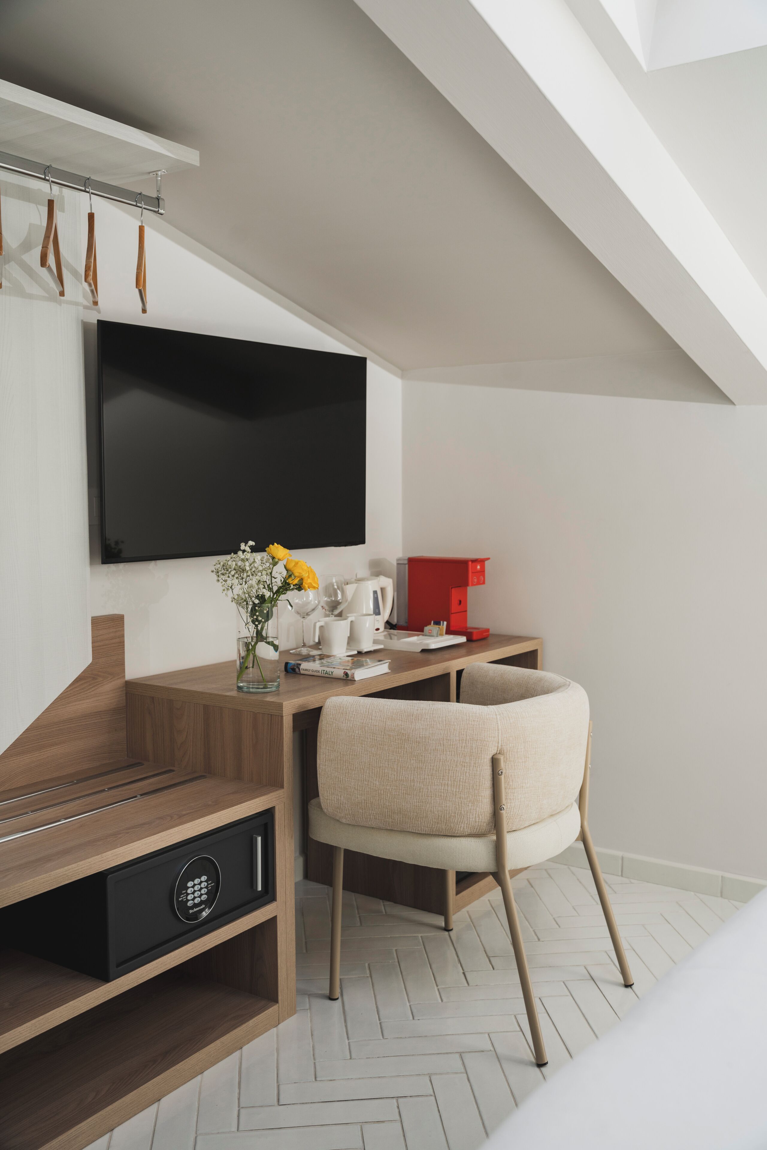 Attic Room Double or Twin | Televisione