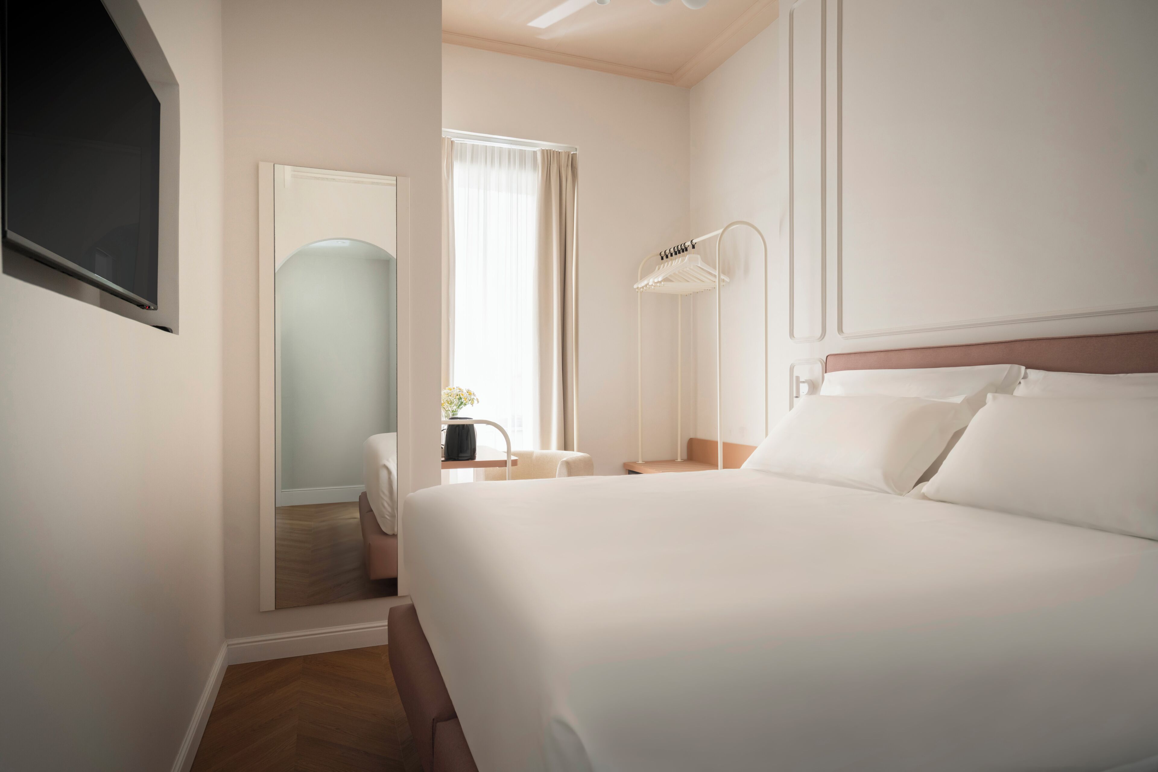 Dobbelt- eller tomannsrom – standard | Sengetøy av topp kvalitet, safe på rommet, skrivebord og lydisolert