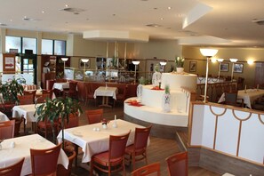 Breakfast, lunch and dinner served - Hotel An der Hasenheide (Bentwisch)