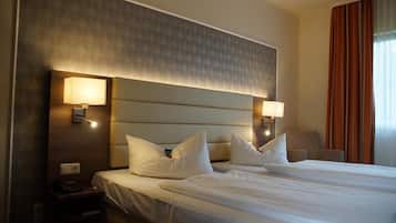 Muebles diferentes, escritorio, cortinas blackout y wifi gratis