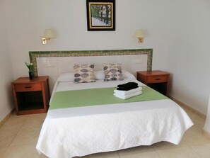 Individually furnished, desk, blackout curtains, free WiFi